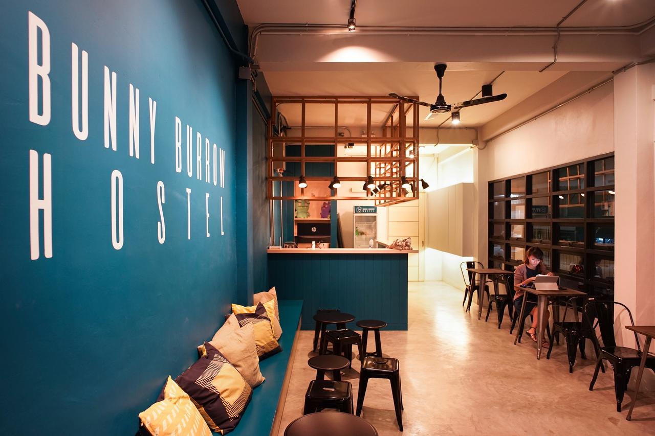 Bunny Burrow Hostel Bangkok Buitenkant foto