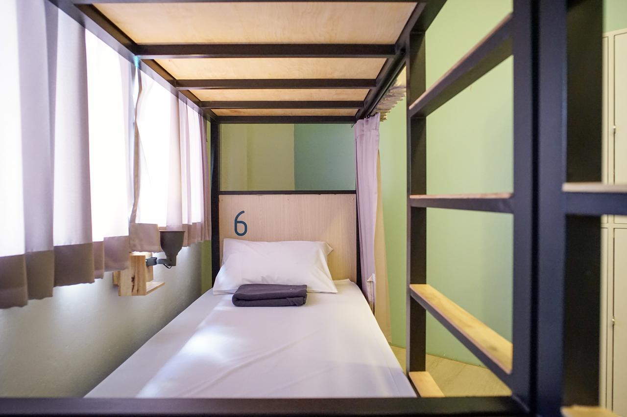 Bunny Burrow Hostel Bangkok Buitenkant foto